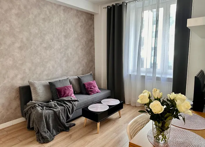 Nice Place 2 Rooms Apartment