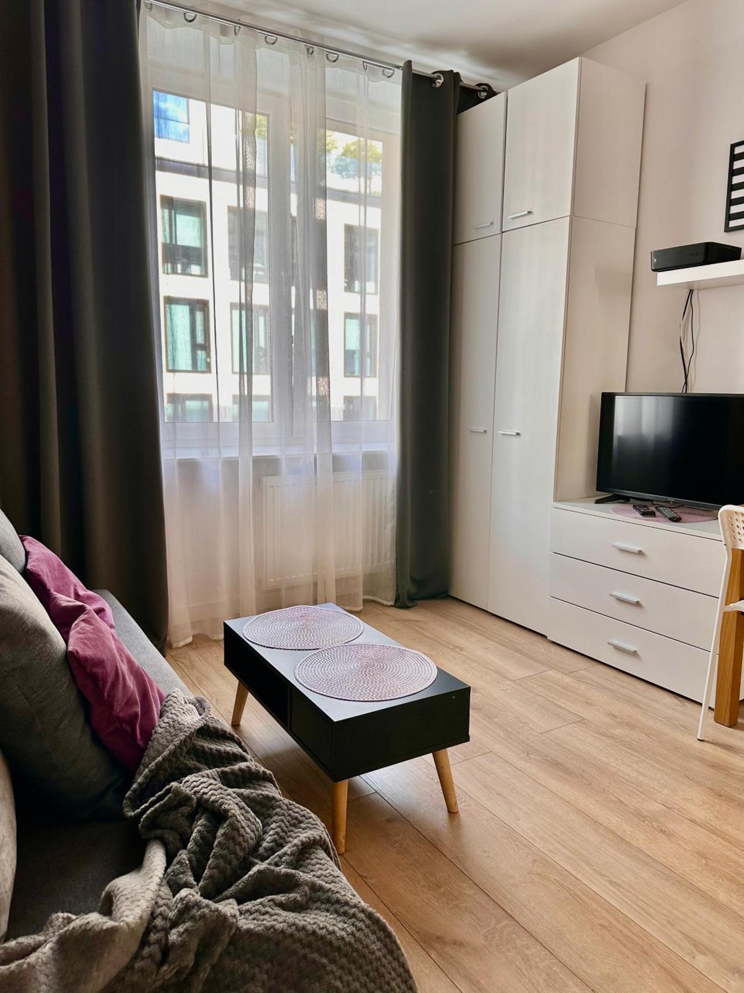 Place 2 Apartament *